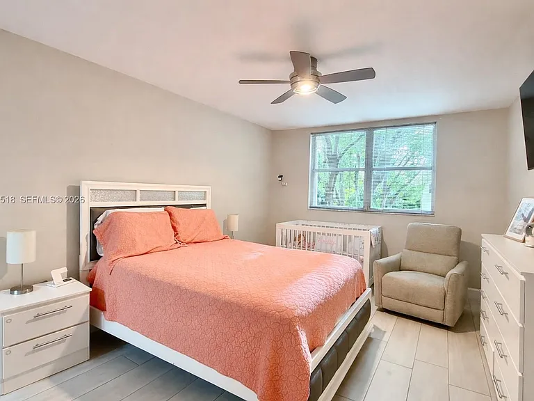 8323 Lake Dr #402 — Photo 8