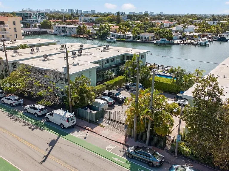 8600 Byron Ave #9 — Photo 30