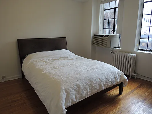 Rented by Toshiko Takahara, Lreb | media 7