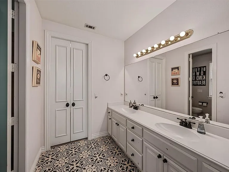 1335 Bradford Dr — Photo 9