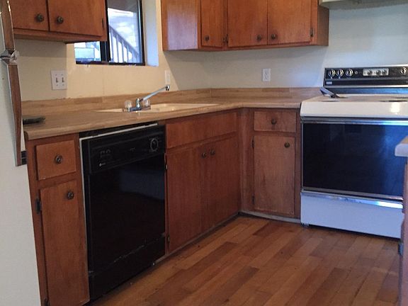 Kitchen With Stove 