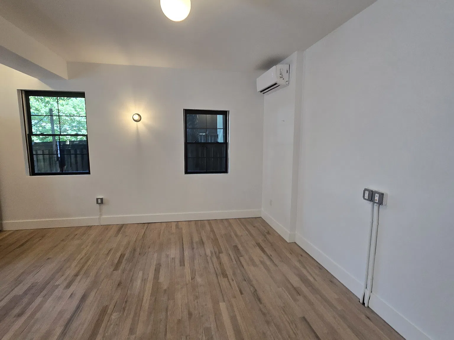 1401 Charles Street - C — Photo 4