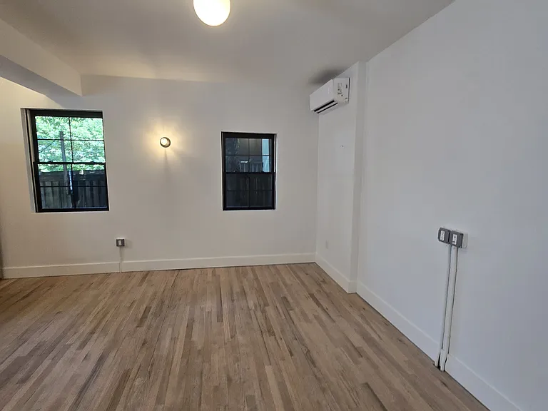 1401 Charles St #C — Photo 4