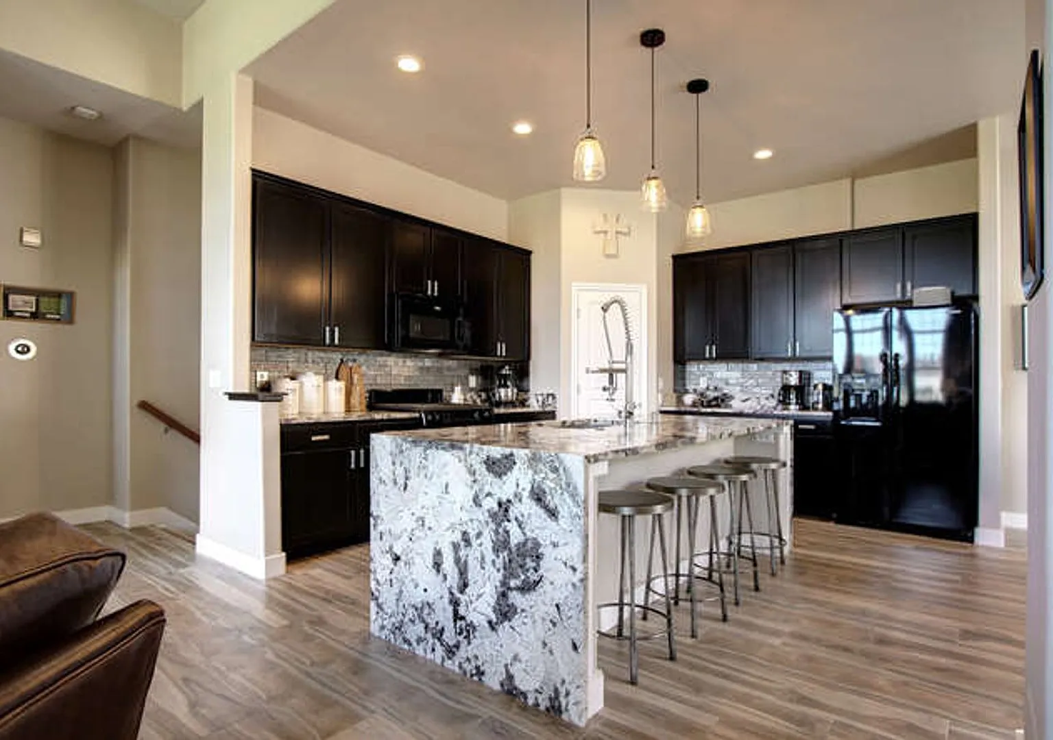 Spacious 3 BDR Townhome on Golf Course — Photo 1