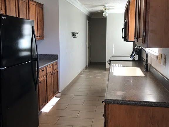 5th image of 7 Dillow Ln