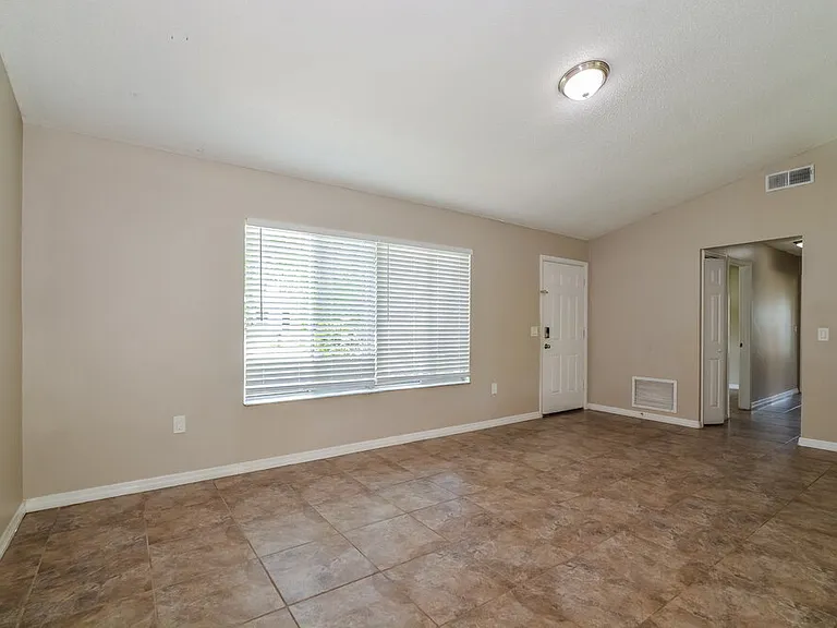 5343 Broken Pine Cir — Photo 4