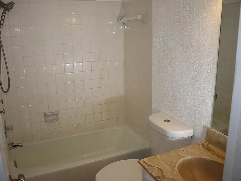 109 Delores St #K — Photo 10