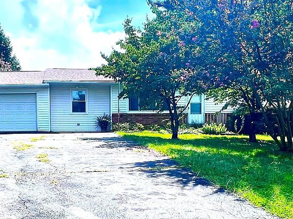 2nd image of 5726 NW Goldenrod Cir