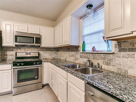 5th image of 605 N Tompkins Dr