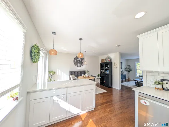 15 Scuppo Road #102, Danbury, CT 06811