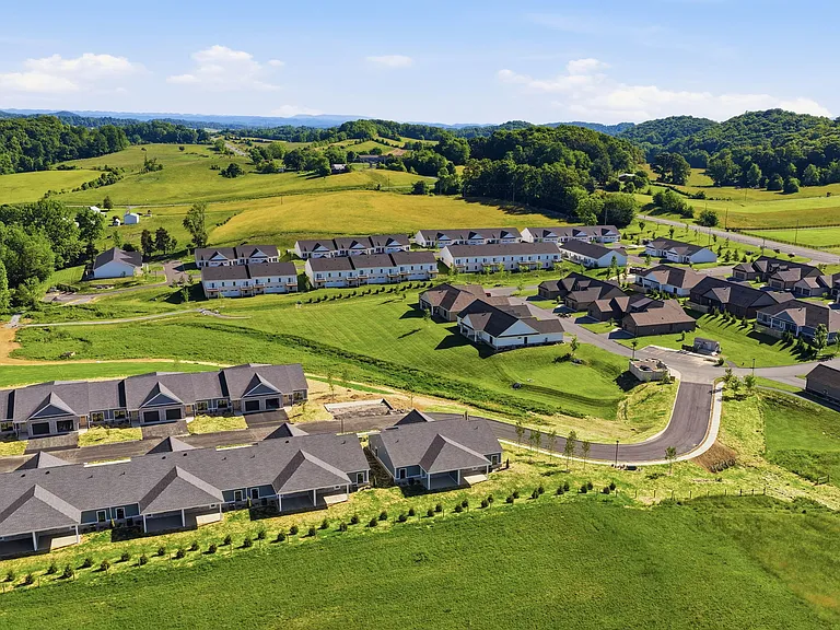 Quiet, low density setting between Jonesborough and Johnson City