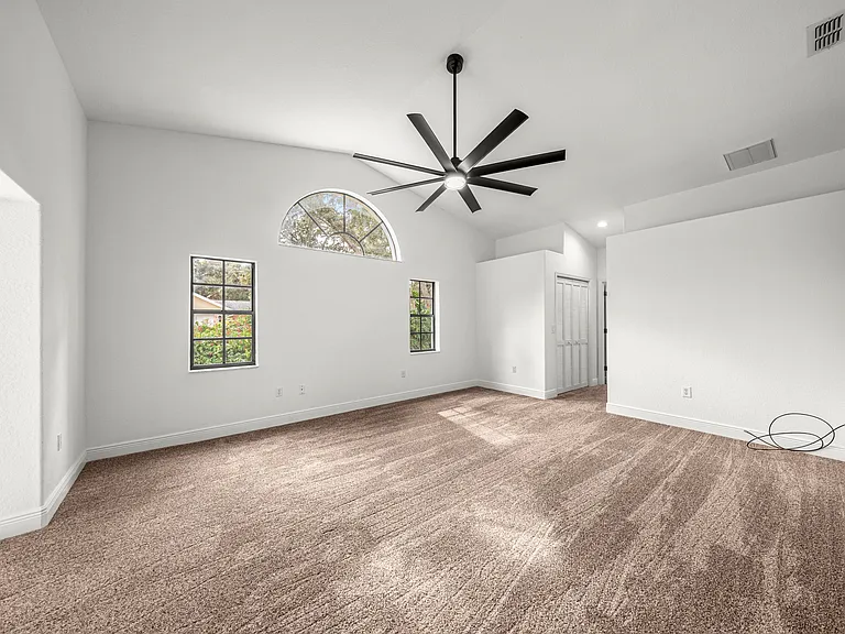 375 N Highview Ave — Photo 12