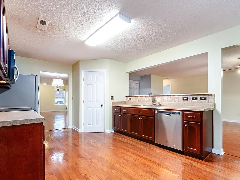 117 Vancouver Rd — Photo 15