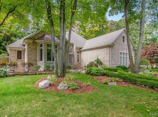 53707 Hunters Crossing Dr, Shelby Township, MI 48315