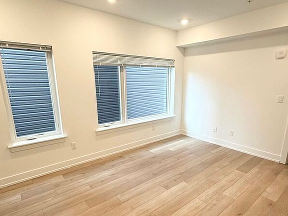 4th image of 901A Leland St #207