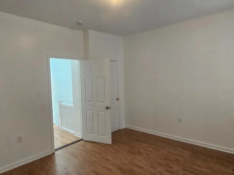 2548 Oswego Ave — Photo 19
