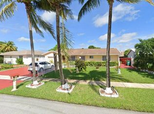 6321 NW 199th Ln, Hialeah, FL 33015