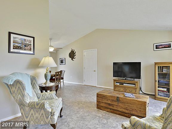 3rd image of 106 Sue Ann Ct
