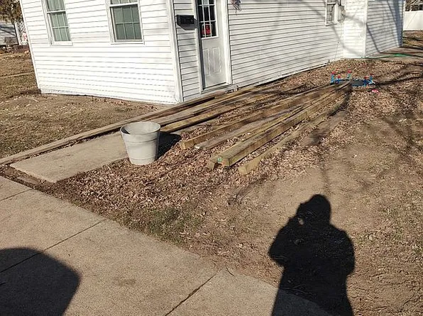 314 W Water St, Farmer City, IL 61842