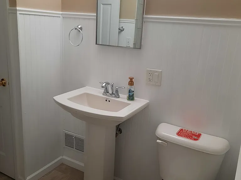 1339 Highland Dr — Photo 16