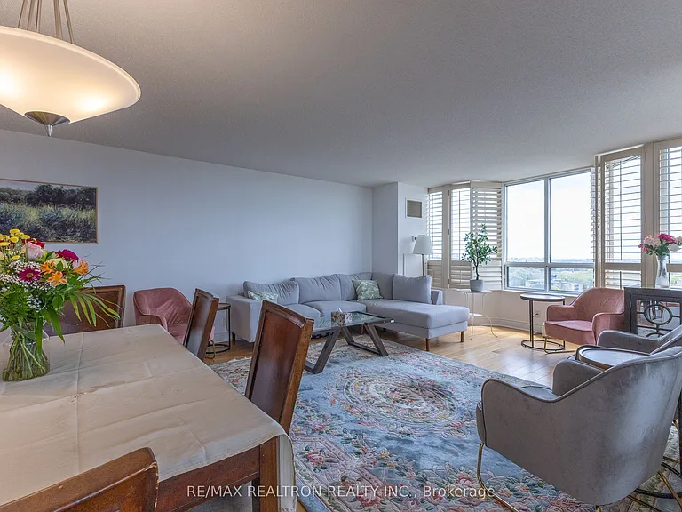78 Harrison Garden Blvd #1409 — Photo 9