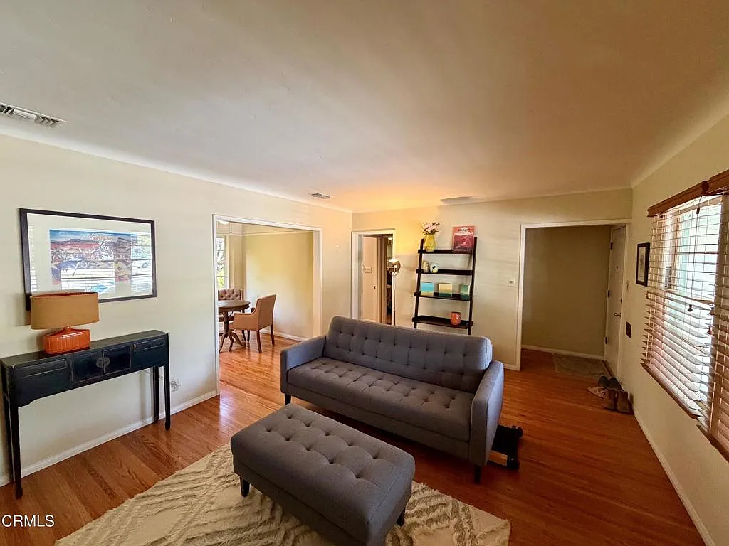 2 bed, 1.0 bath, 906 sqft, $3,500 — Photo 4