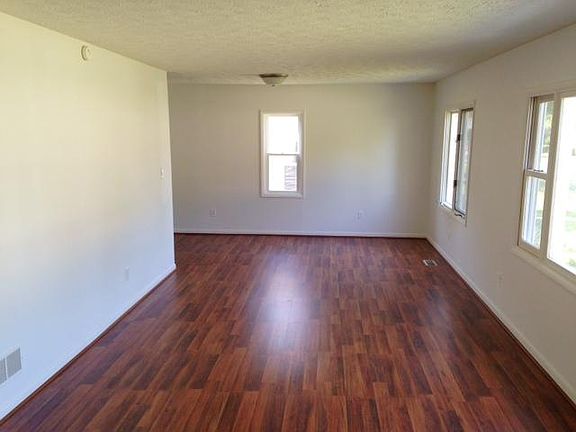 3rd image of 1913 N Linwood Ave