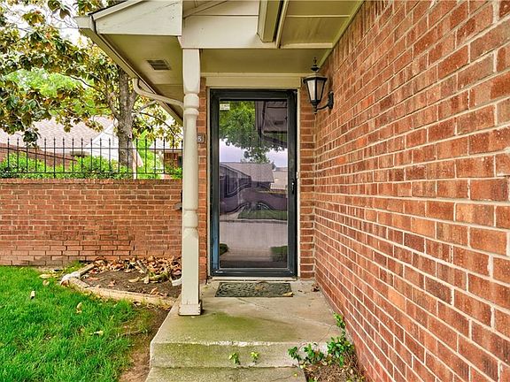 3rd image of 9009 N May Ave APT 105