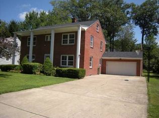 177 Forest Hill Dr, Avon Lake, OH 44012