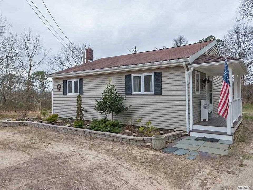 1st image of 3 Wildwood Ln
