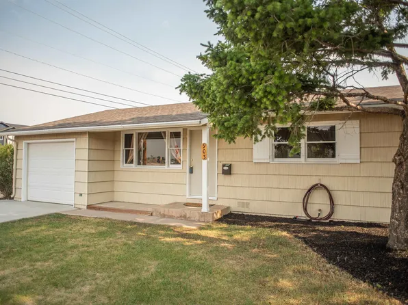 903 Sanders Dr, Laramie, WY 82070