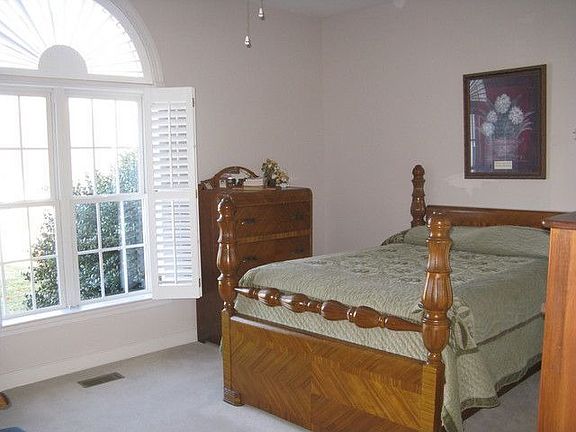 4th image of 10405 Brennen Robert Ct