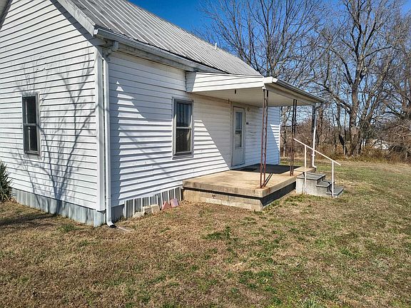 3rd image of 469 One Eye Ridge Rd