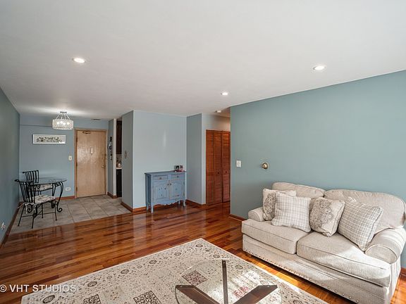 5th image of 5915 W Gunnison St APT 2B