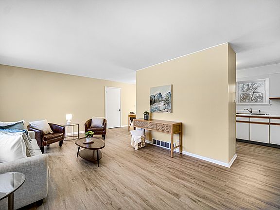 2nd image of 5516 La Palm Dr