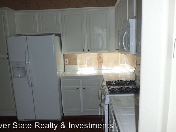 3rd image of 2720 Sweet Willow Ln