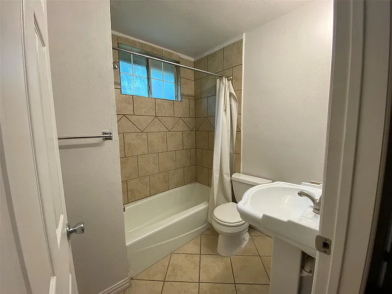 1516 Lisa Dr #B — Photo 14
