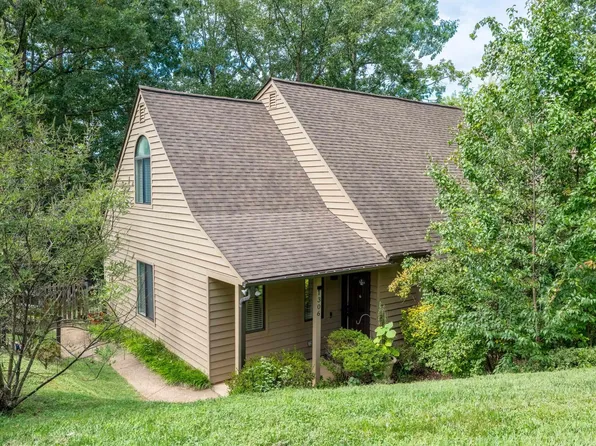 1306 Creekside Dr, Charlottesville, VA 22902