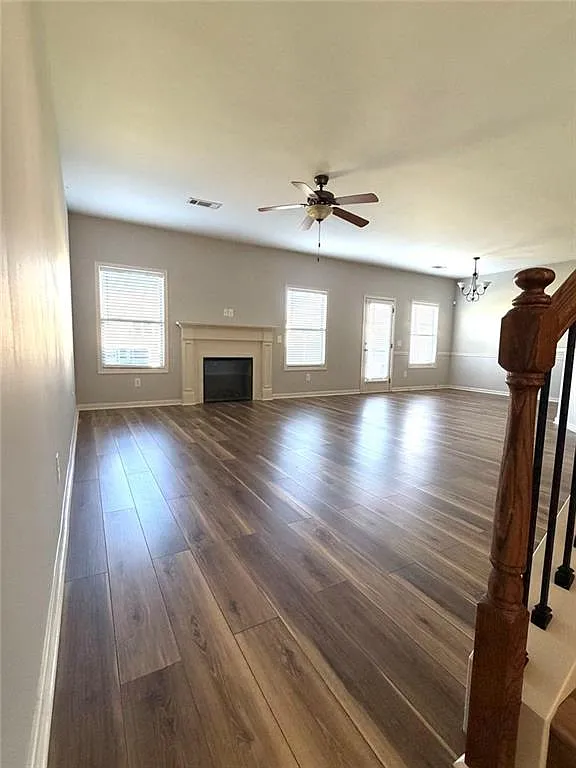 3 bed, 2.5 bath, 1986 sqft, $2,100 — Photo 4
