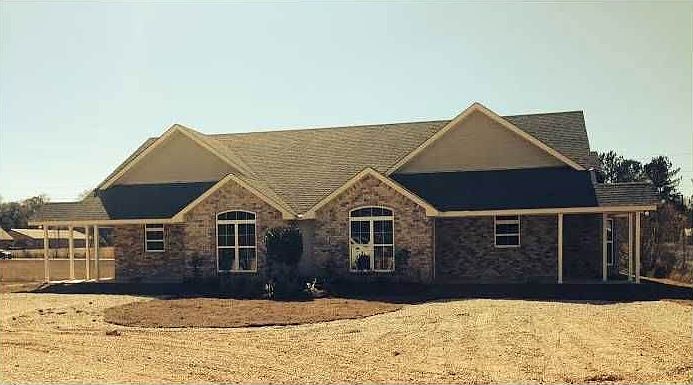 1006 Oak Crest Dr. front