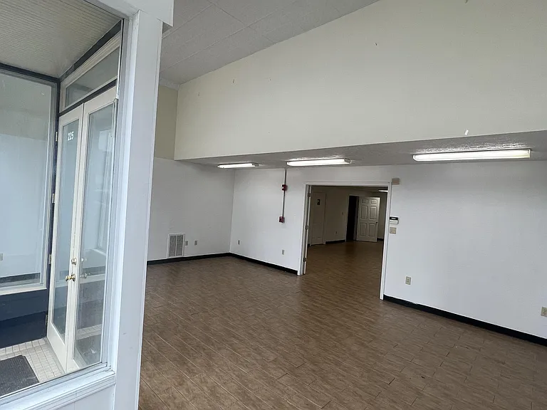 225 Mercer St #1 — Photo 6