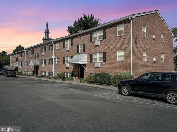 1 Radnor Dr, Newtown Square, PA 19073