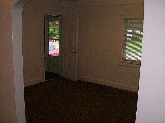 3rd image of 536 Judson Ct