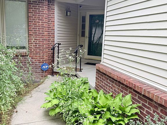 2nd image of 1626 Spruce Ct