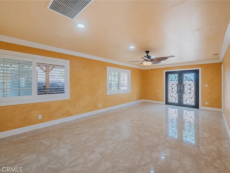 5562 Highland Ave — Photo 37