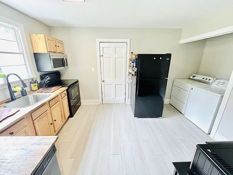 1102 Rumar St — Photo 4