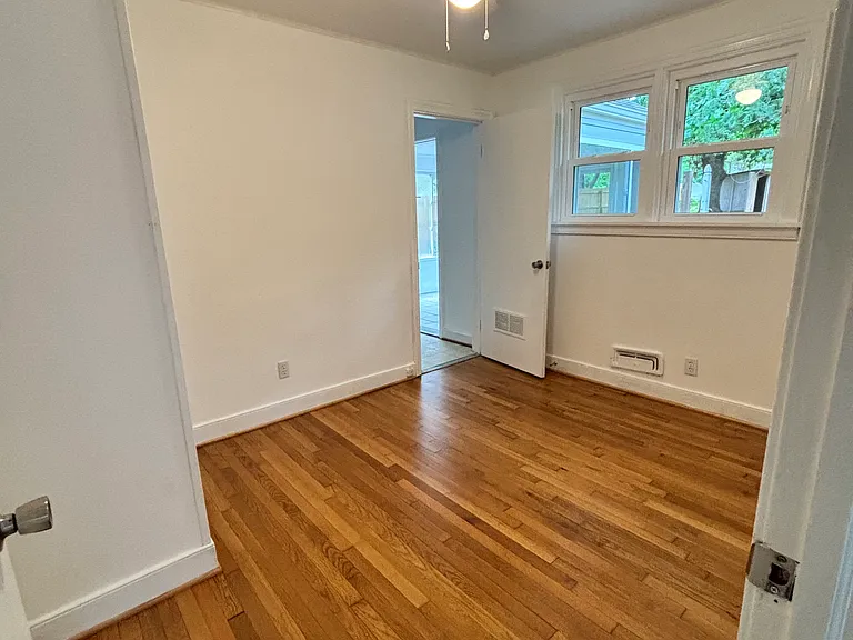 1303 Rosecroft Rd — Photo 7