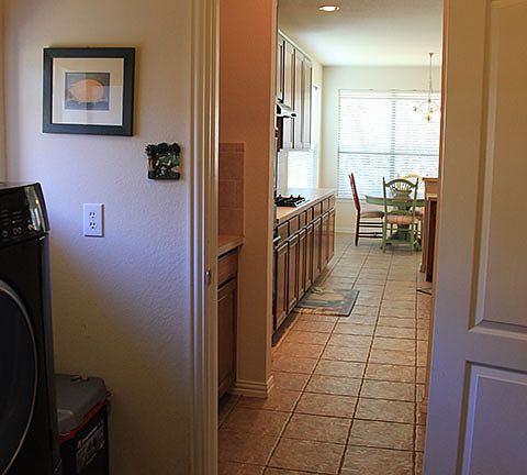 4th image of 3305 Glenwood Dr