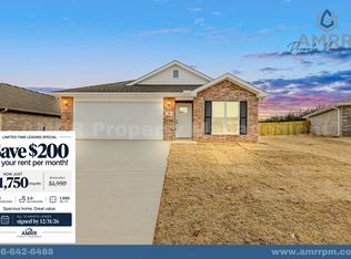 208 SW Vicki St, Gentry, AR 72734