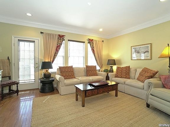 4th image of 19 Torrey Pine Ln